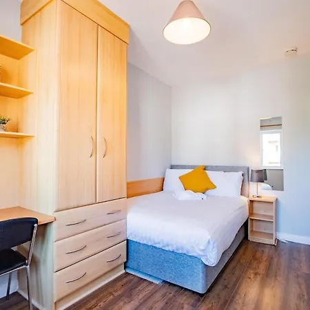 4 Bed Besides Campus - Sleeps 5