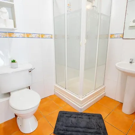 公寓 Modern 4 Bedroom In