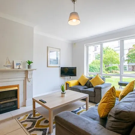 4 Bed Besides Campus - Sleeps 5 Limerick Junction