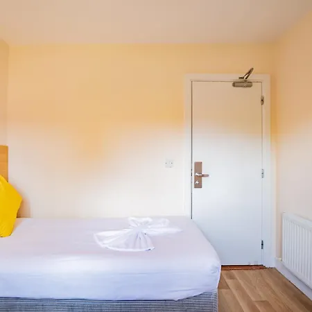 4 Bed Besides Campus - Sleeps 5