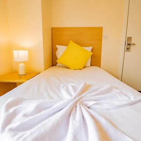 4 Bed Besides Campus - Sleeps 5 Apartamento