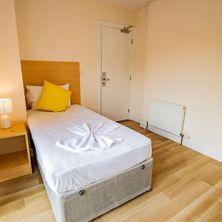 4 Bed Besides Campus - Sleeps 5