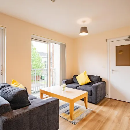 4 Bed Besides Campus - Sleeps 5 * Limerick Junction
