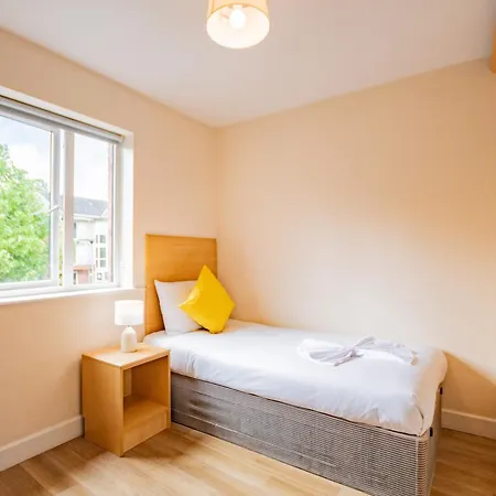 4 Bed Besides Campus - Sleeps 5